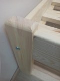 Задняя спинка деревянной кровати